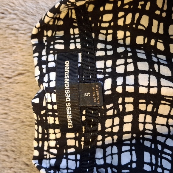 Express V-Neck Button Down Shirt - Picture 6 of 6